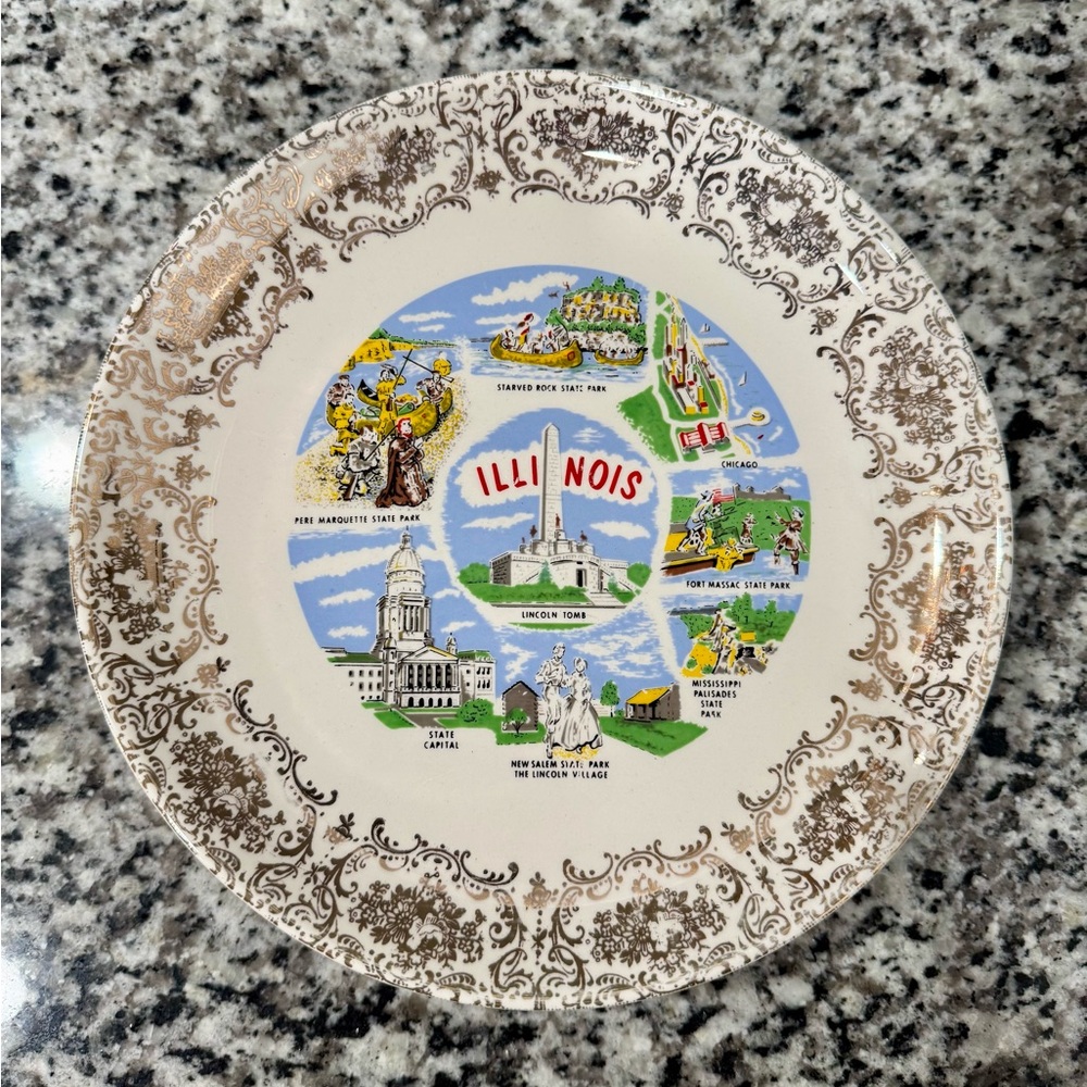 Vintage Illinois Souvenir Decorative Plate‎